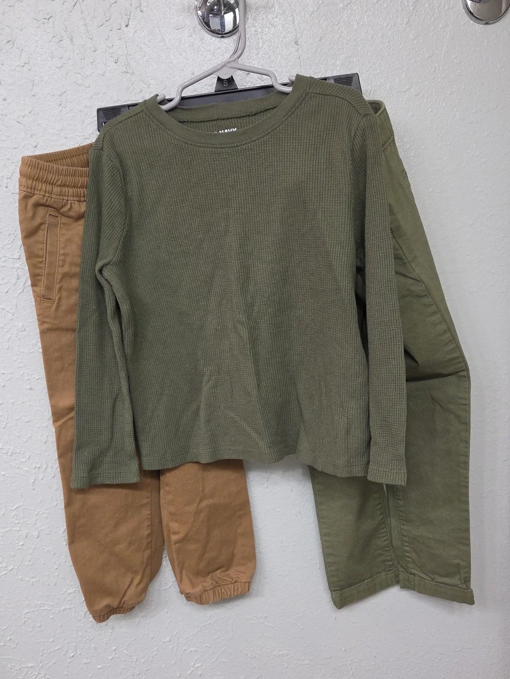Bundle Old Navy Olive Green Long-Sleeve Waffle Top & Joggers Olive Green & Tan